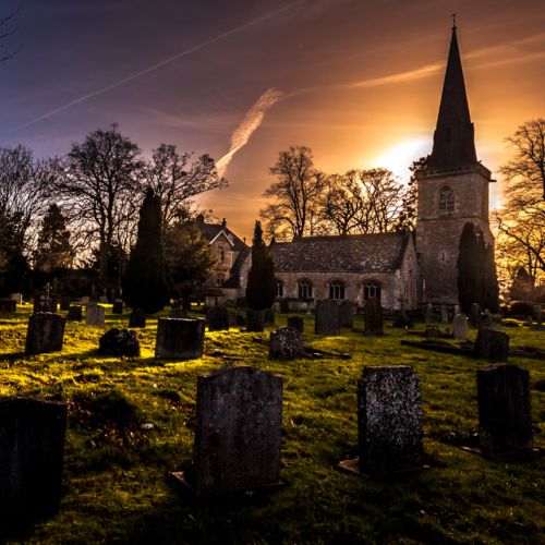 Amanece en el cementerio / Sunrise at the church