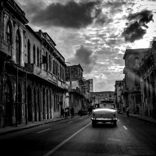 Por la Habana / Through Havana